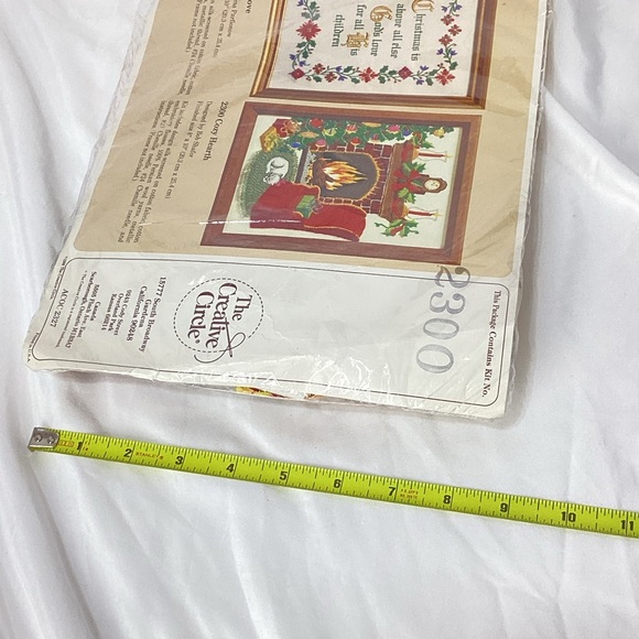 The Creative Circle Needlework Embroidery Holiday Kit 2300 Cozy Hearth - Picture 4 of 7